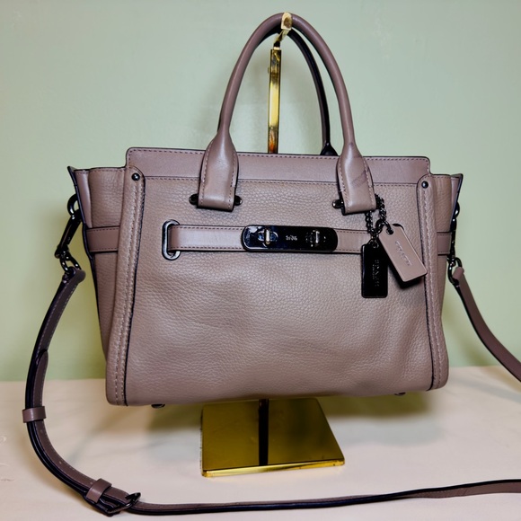 Coach Swagger 27 34816 Grey Purse Crossbody EUC 2016 - Picture 1 of 8